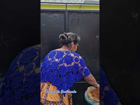 La alegría de Doña Alby en el mercado de San Cristóbal Verapaz #altaverapaz #guatemala