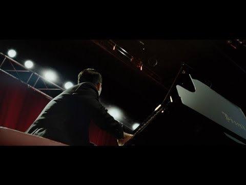 Grand Piano (Clip 'Dead Body')