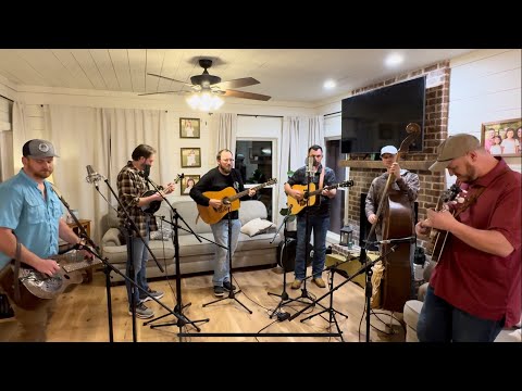 “I Ain’t Broke” Living Room Bluegrass Jam