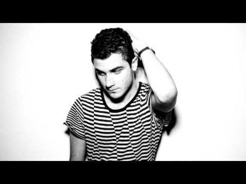 Nicolas Jaar - Essential Mix (19-05-2012)