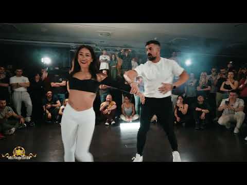 Kike y Nahir Volar Bachata Rsing