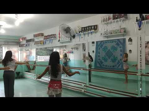 Sequência de Dança do Ventre Prof. Lisleine Diniz Academia Semíramis