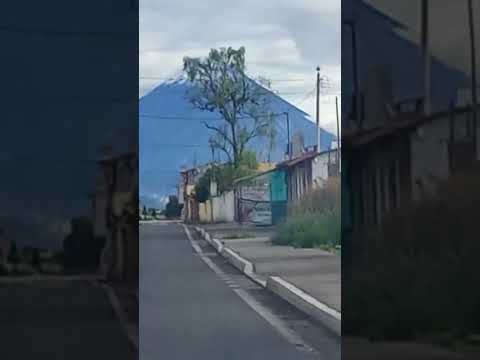 La mama Tungurahua desde San Miguelito de Pillaro