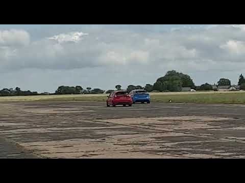 Stage 3 Fiesta ST v Ford Focus RS - Drag Race