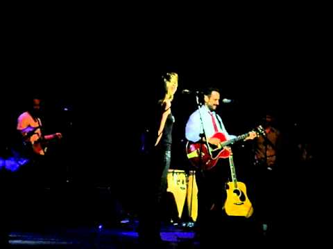 Jorge Drexler y Leonor Watling cantan "Toque de queda" en Auditori_10.06.2009