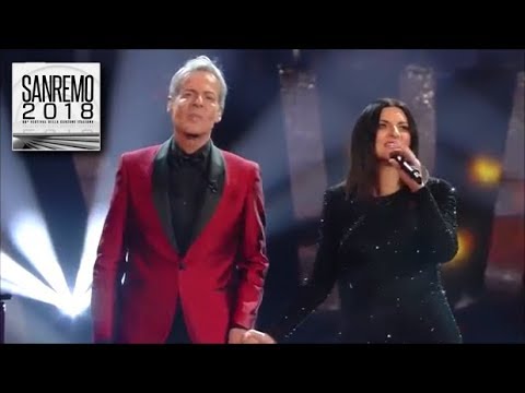 Sanremo 2018 - Il magico duetto di Claudio Baglioni e Laura Pausini