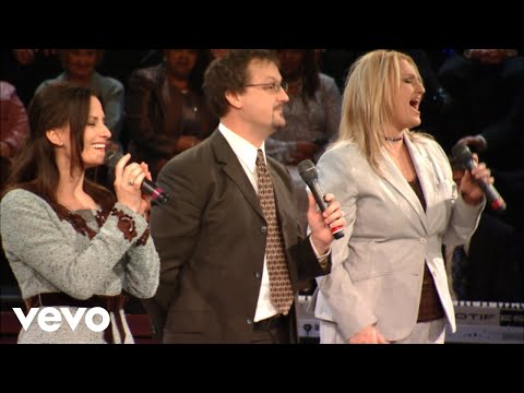 Bill & Gloria Gaither - All People That On Earth Do Dwell [Live] ft. The Martins