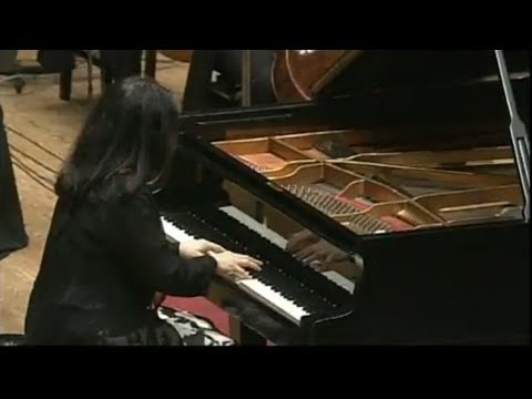 Mozart: Piano Concerto No.20, in D minor,  K. 466 (Martha Argerich)