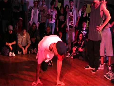 Simba VS Wave - Finale Footwork Battle - Floor Wars 2010 Roma