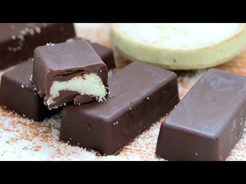 Homemade Mounds (Bounty) Bars / حلوى الشوكولاته و جوز الهند - CookingWithAlia - Episodes 384