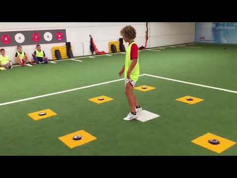 HZV Het Vennewater jeugd op bezoek bij Sina Voetballab