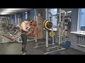 Приседания опой в пол с паузой внизу. 180 кг на 5 раз