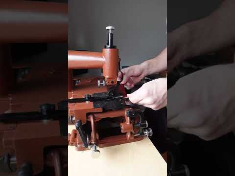 Beaded strechable belt