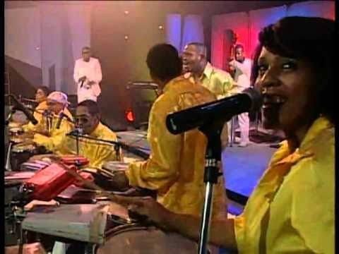 Los Papines feat. César 'Pupy' Pedroso - La Lechoncita