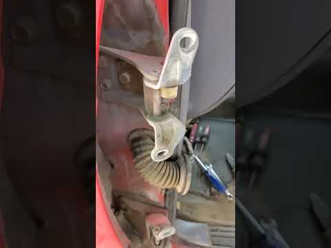 una forma de retirar los pernos remachados #automobile #automoviles #tips
