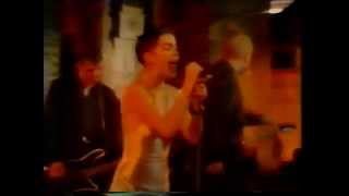 The Sugarcubes - Dear Plastic + Regina - Live @ The Late Show, (1989)