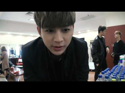 [Eng Sub] 151212 iKON 'iKONTACT' BEHIND THE STAGE IN SHANGHAI
