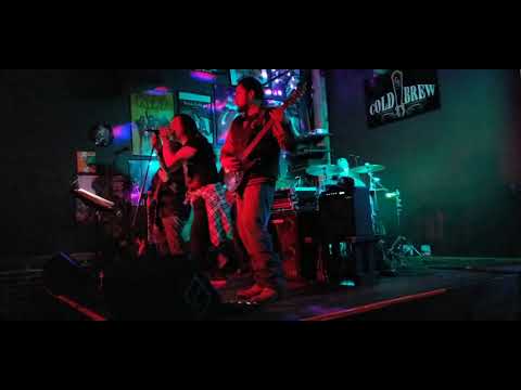 Bajo Silencio "Zombie"