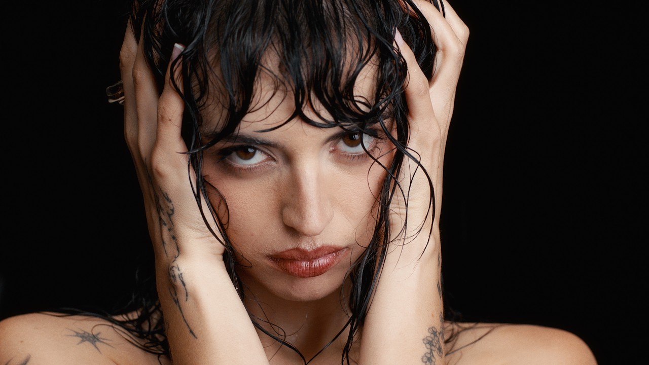 Bild zum Video Rebecca Black - Waschesalon