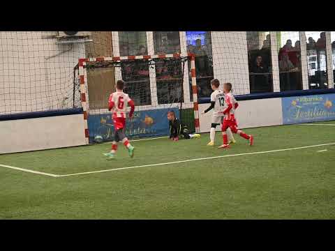 MINI-MAXI KUP: VULETOVE BOMBE, ŽELJA I BORBENOST NIKINIH DEČAKA I ZVEZDINA POBEDA 12