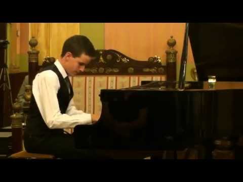 ADRIÁN FERRER LÓPEZ  - Piano - Asociación Pro Música AMADEO L. SALA.