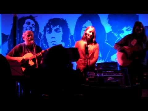 Vo Fletcher, Catherine Howe & Tyler Massey - Don't Look Away (live at the Tower of Song - 01/11/13)