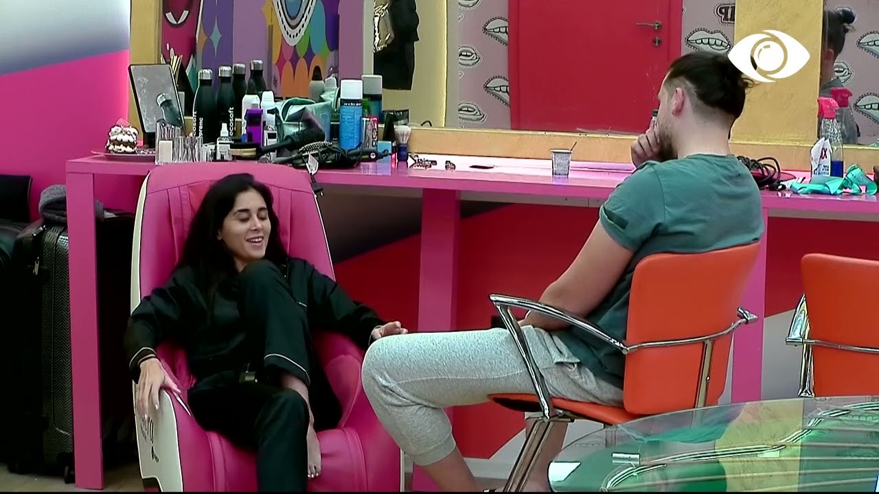 Jori bisedon me Gertin dhe përshkruan banorët