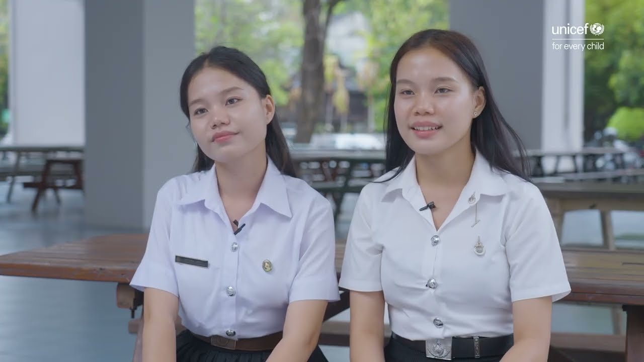Twins who lived without a nationality for 22 years