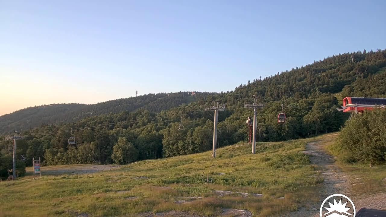Live webcam view of Vista del Peak Lodge en Sunday River