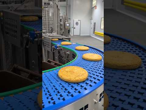 Así se hacen las famosas tortillas de Mercadona. Entramos en su fábrica #shorts