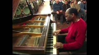 Cuban pianist Luis Lugo play"100 years of Cuban Music".Azul-Argentina