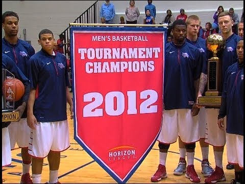 Titans raise championship banner