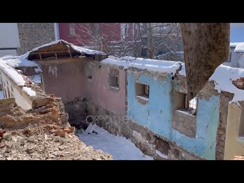 Lajme/ Shembet çatia e monumentit të kulturës Hani i Gjelit në Pazarin e Vjetër të Korçës- Pa koment