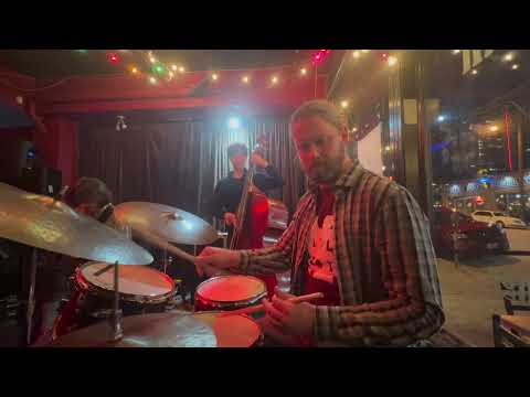 Fast Drumming 300 BPM