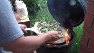 Cooking Pizza on the Big Green Egg