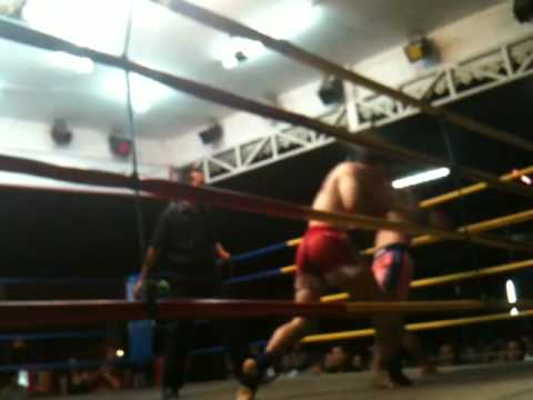 Ryan from Santai Muay Thai, Chiang Mai fighting at Thapae stadium. Round3. KO! Knock Out!