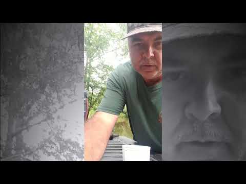 Hooking a Worm For Bream Fishing