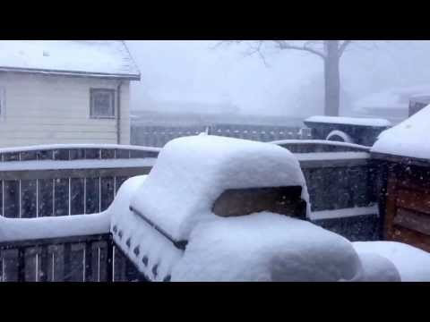 Snow squalls off Lake Huron all day in Strathroy. Possibly could reach 30 + cm of snow!