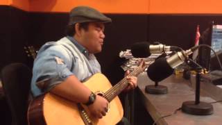 Lagu/Jauh by Bo Amir/The Sallys (Ria 897FM)