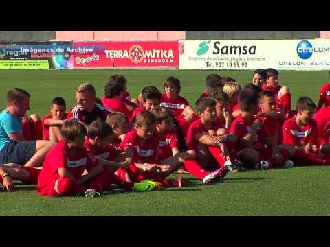 13/03/14 – El Sunderland de la Premier League organiza su IV Campus de fútbol en inglés en La Nucía