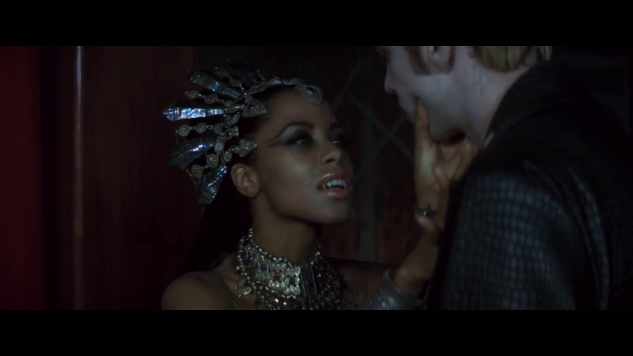 Queen of the Damned - Club Scene - YouTube