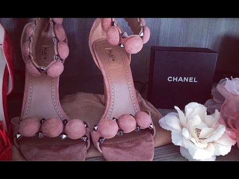 download lagu mp3 mp4 Rihanna Alaia Dress, download lagu Rihanna Alaia Dress gratis, unduh video klip Rihanna Alaia Dress