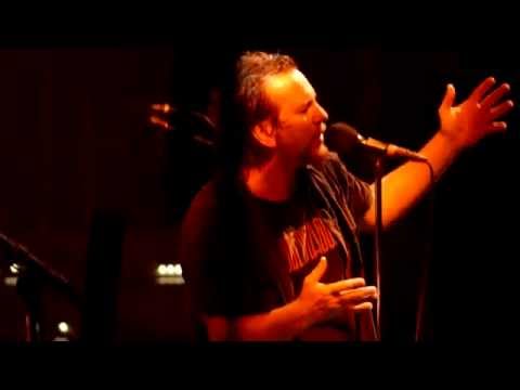 Pearl Jam - Low Light - Milwaukee (October 20, 2014) (4K)