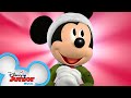 The Perfect Gift Mickey Minnie Wish Upon A Christmas Disneyjr