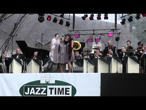 The Bratislava Hot Serenaders perform - 'I'm Proud Of A Baby Like You'