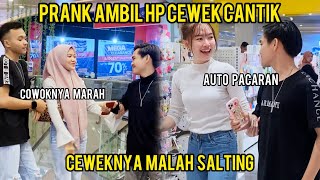 Download lagu PRANK AMBIL HP CEWEK CANTIK MALAH SALTING CEWEKNYA!! mp3