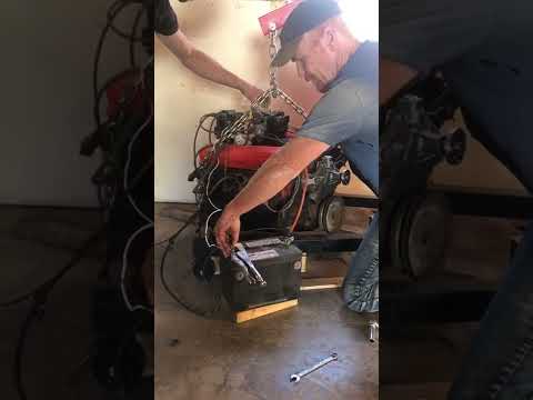 Chevy 283 small block engine