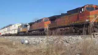 preview picture of video 'BNSF and Citirail lead a loaded stack train'