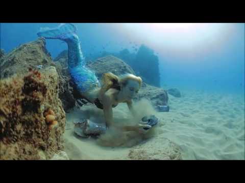 download lagu mp3 mp4 Um Presente Dos Orixas, download lagu Um Presente Dos Orixas gratis, unduh video klip Um Presente Dos Orixas