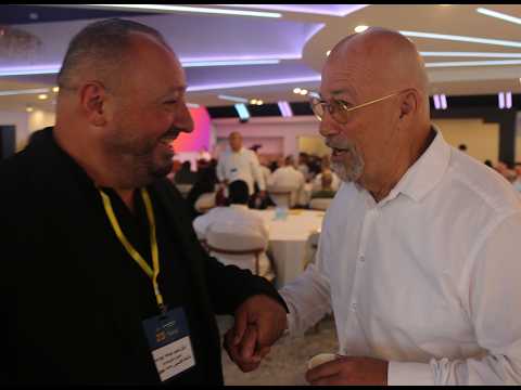 רדיו א-שמס בערבית מדבר עברית